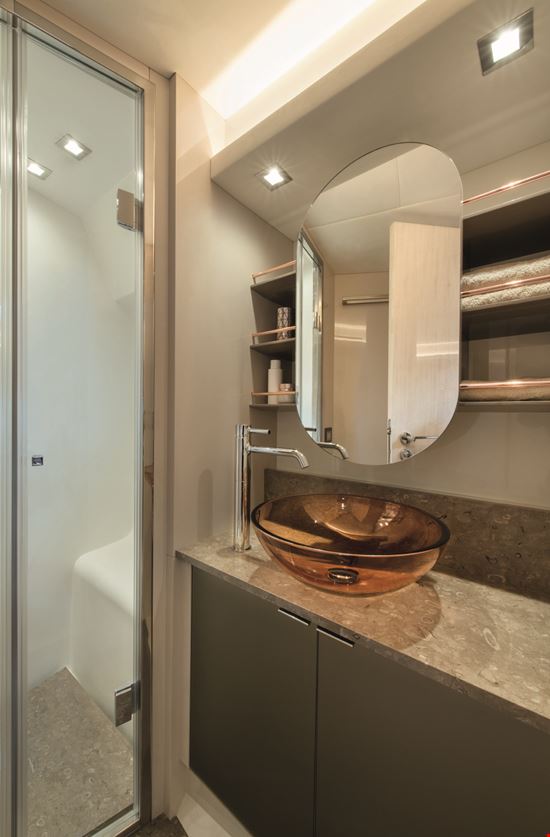 MCY 66 - VIP cabin  bathroom